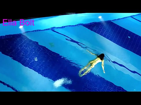 ❤️ म हेर्न रोक्न सक्दिन, जवान गोरा ELLA BOLT रिसोर्ट पूलमा नग्न पौडी खेल्दै समातियो ☑  हामीलाई % ne.vlad-massage-salon.ru%